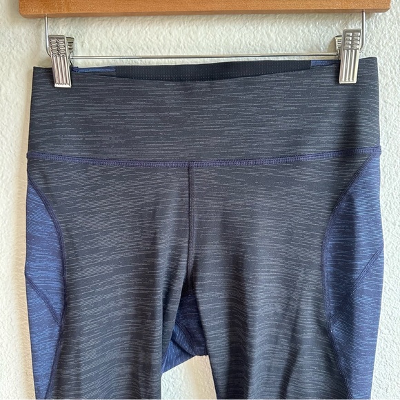 Outdoor Voices Tech Sweat Leggings 3/4 Length Capri Blue Black Women Size Medium - Picture 4 of 9